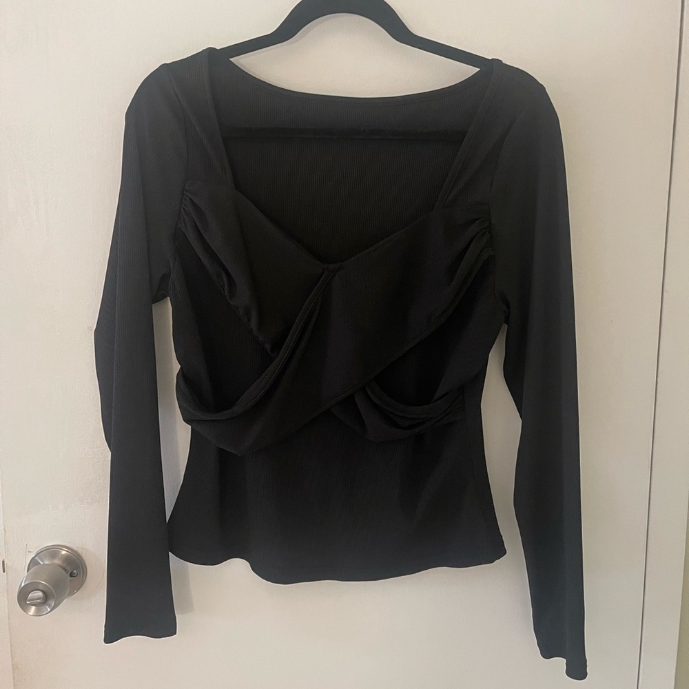 Fitted women’s black top